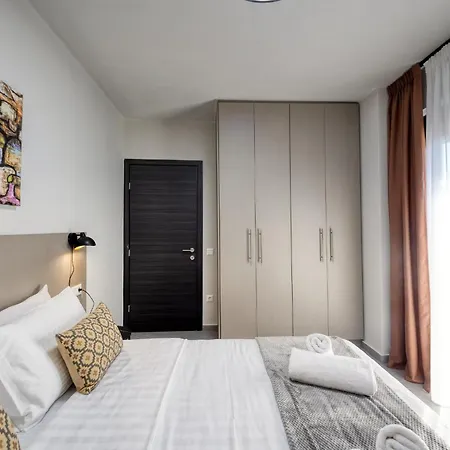 V P Luxury 아파트 트리칼라