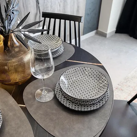 V P Luxury 트리칼라