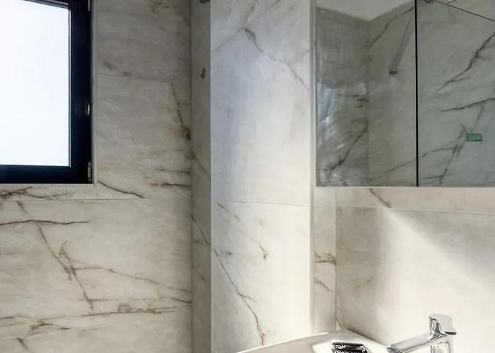 V P Luxury * Tríkala